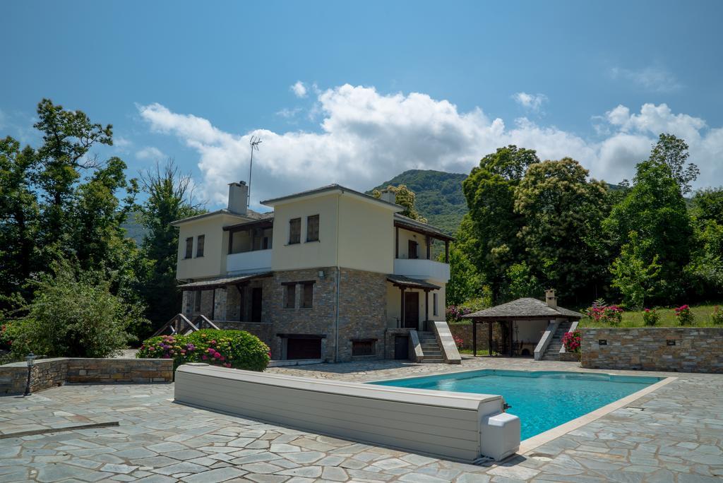 Luxury Villa With Pool In Цагарада Екстериор снимка