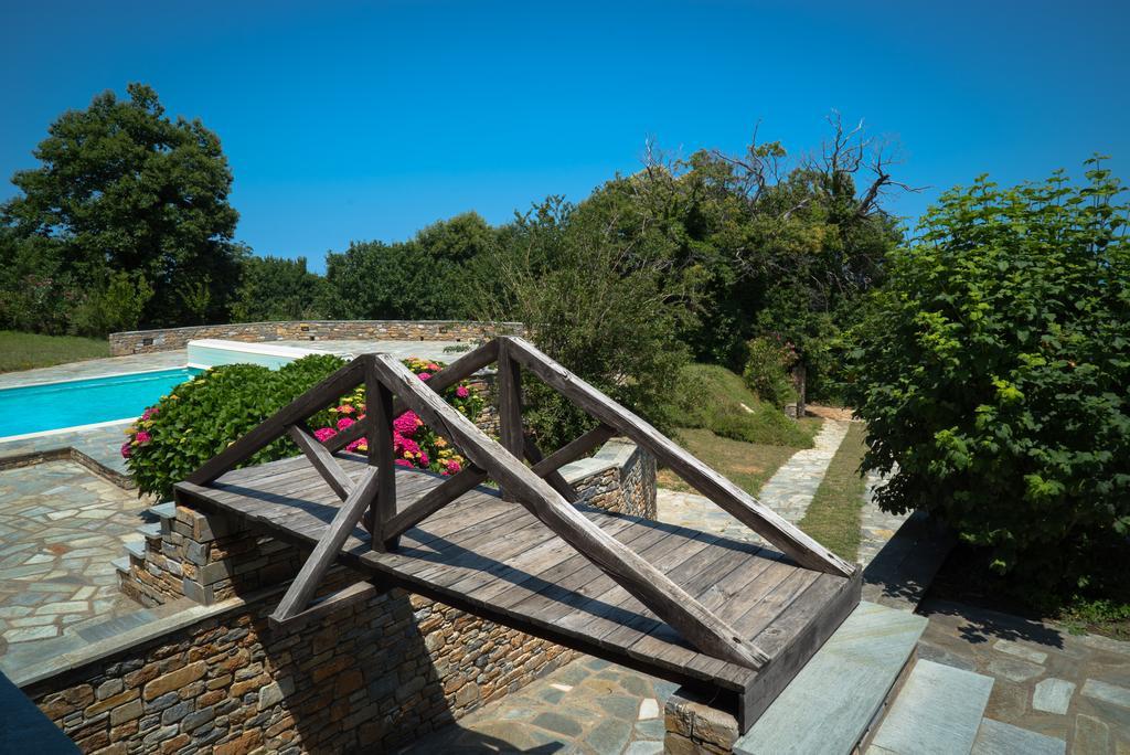 Luxury Villa With Pool In Цагарада Екстериор снимка