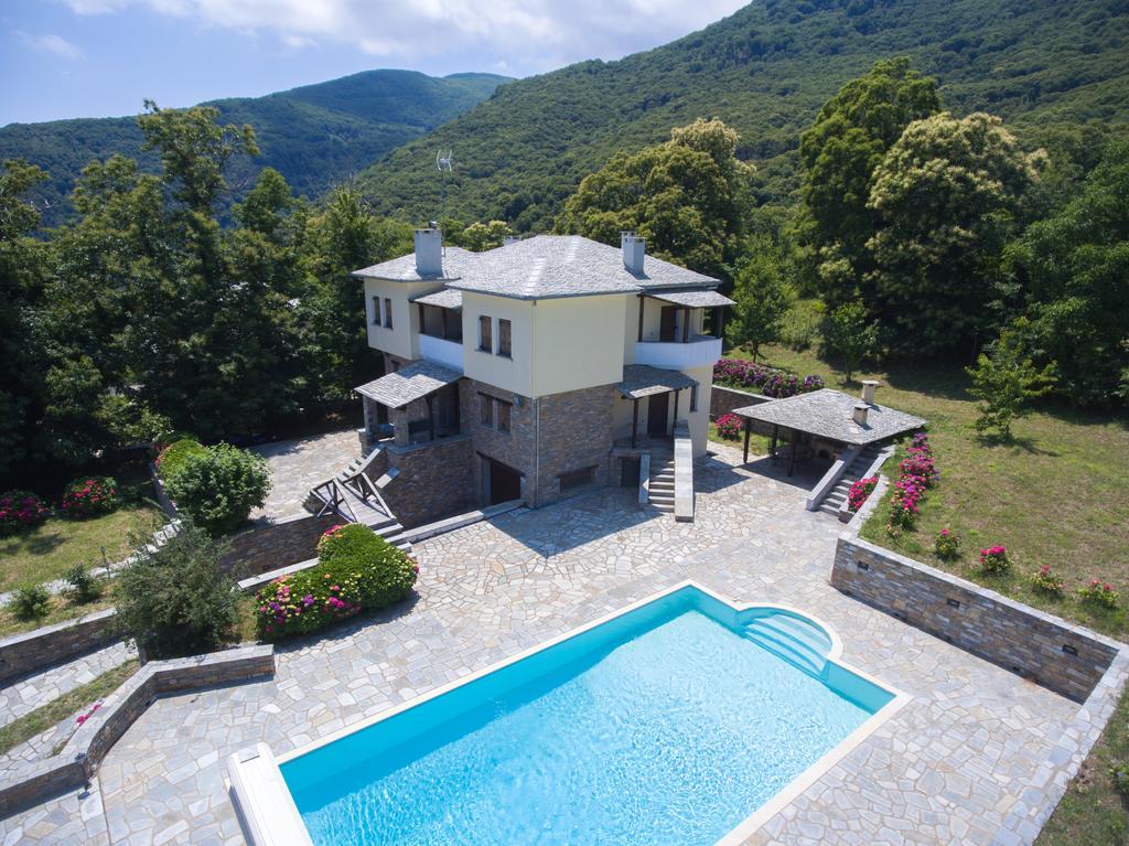 Luxury Villa With Pool In Цагарада Екстериор снимка