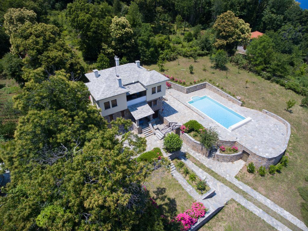 Luxury Villa With Pool In Цагарада Екстериор снимка