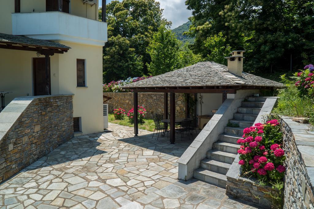 Luxury Villa With Pool In Цагарада Екстериор снимка