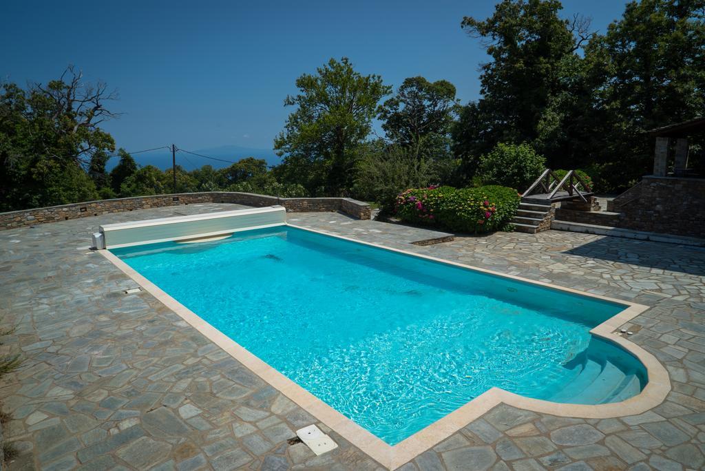 Luxury Villa With Pool In Цагарада Екстериор снимка