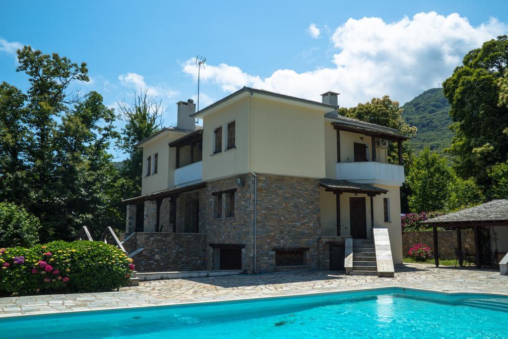 Luxury Villa With Pool In Цагарада Екстериор снимка