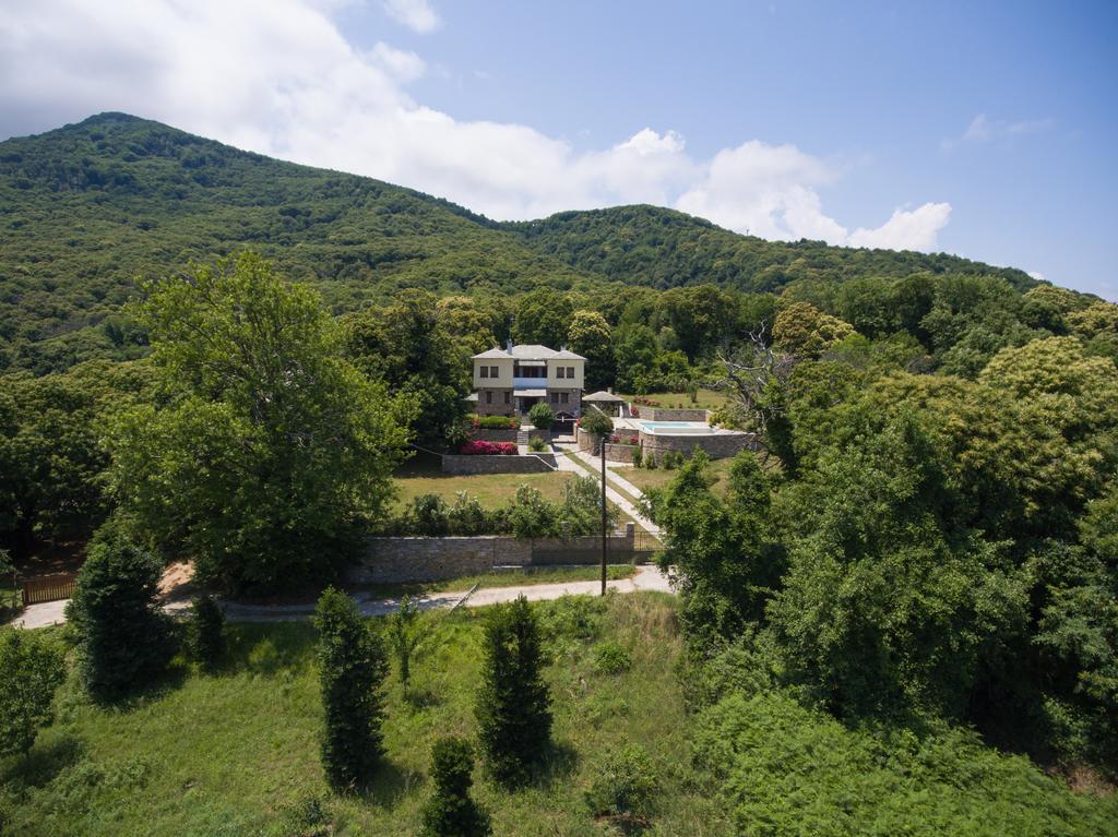 Luxury Villa With Pool In Цагарада Екстериор снимка